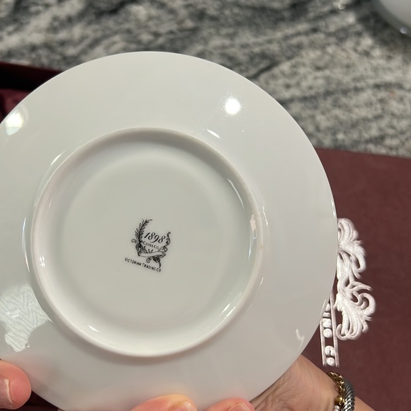 NEW VICTORIA TRADING COMPANY TEA CUP SET NOVEMEBRR - Picture 4 of 8